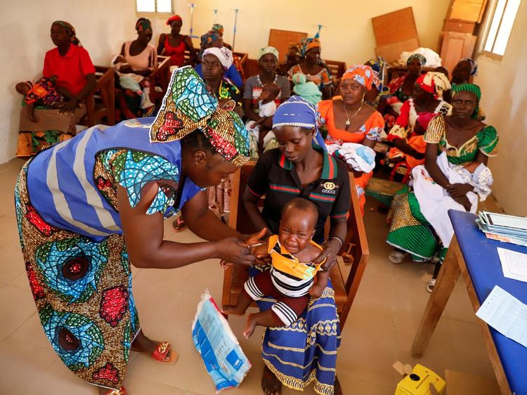 Pertama di Dunia, Kamerun Mulai Vaksinasi Malaria Rutin Bagi Anak-anak