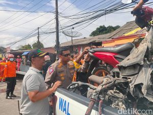 Kronologi Tabrakan Beruntun Truk Boks Vs 8 Kendaraan di Puncak