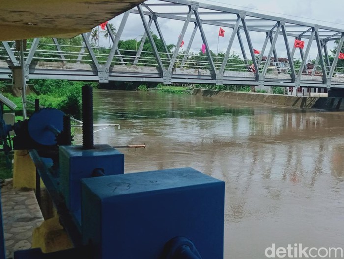 Pintu air di bendung Talang, kecamatan Bayat, Klaten, Selasa (23/1/2024).