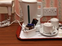 Masak Hotpot Pakai Teko Elektrik di Kamar Hotel, Aksi Tamu Ini Dikecam