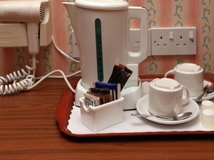 Masak Hotpot Pakai Teko Elektrik di Kamar Hotel, Aksi Tamu Ini Dikecam