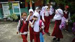 Ratusan Siswa Dipulangkan Akibat Bau Menyengat dari Pabrik Kimia Cilegon