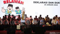 Deklarasi itu dihadiri oleh Ketua TKN Rosan Roeslani. 