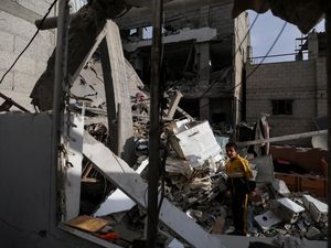 Tank Israel Tembak Rumah Sakit Nasser Gaza, Puluhan Orang Terluka