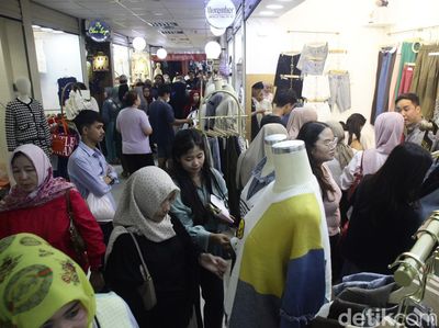 Sawadikap.. Little Bangkok Tanah Abang Kian Ramai