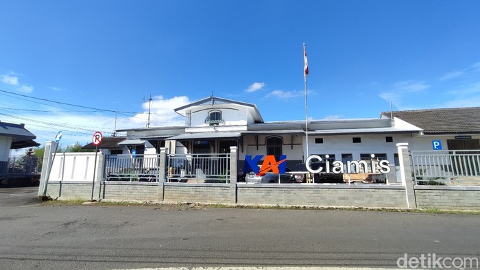 Stasiun Ciamis di Jalan Stasiun Ciamis.