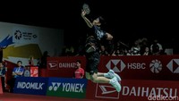 Skor kembali sama kuat 11-11 dan 12-12 selepas interval. Bagas/Fikri selanjutnya mulai lepas dari tekanan lawan dan berhasil mengakhiri gim pertama dengan skor 21-14.