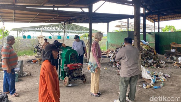 TPS3R di Banyuwangi sebagai bagian dari sistem pengolahan sampah.