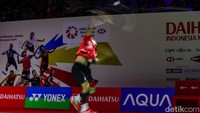 Vito takluk usai berduel tiga gim.  