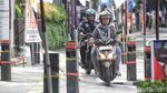 Waduh! Stand Bollard Trotoar Dipasangi APK Parpol