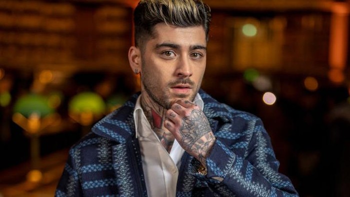 Lirik Lagu Stardust Zayn Malik Beserta Terjemahan Dan Fakta Menarik 