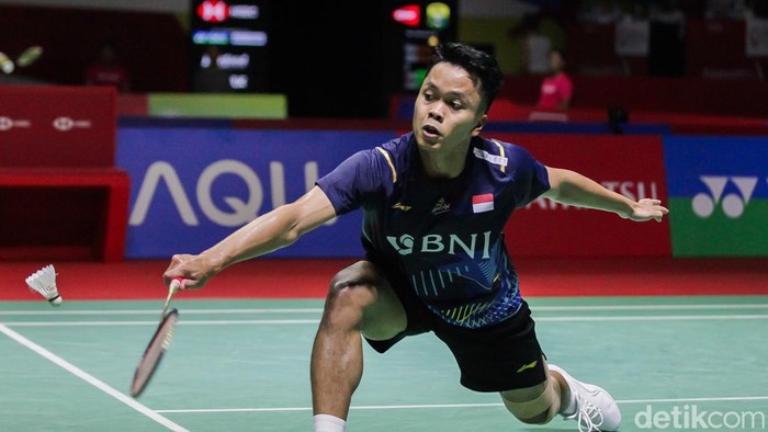 Anthony Ginting Tembus 16 Besar Indonesia Masters 2024 Bermain di Court 1 Istora Senayan,
Jakarta, Rabu (24/1/2024), Ginting
tampil mendominasi sejak awal
permainan. Tunggal tuan rumah sempat memimpin 4-0.