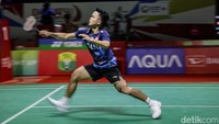 Pelan tapi pasti, Ginting bisa berbalik unggul atas Wangcharoen, mulai dari skor 12-11, hingga 16-14. Permainan tenang coba diperlihatkan ginting di momen krusial, sampai akhirnya bisa merebut kemenangan 21-15.