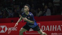 Bermain di Court 1 Istora Senayan, Jakarta, Rabu (24/1/2024), Ginting tampil mendominasi sejak awal permainan. Tunggal tuan rumah sempat memimpin 4-0.