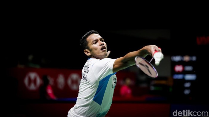 Chico bertanding lawan Antonsen pada babak 32 besar Indonesia Masters 2024 di Istora Senayan, Jakarta, Rabu (24/1/2024).