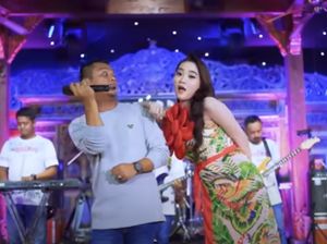 Lirik Lagu Blebes Duet Asyik Difarina Indra feat Fendik Adella