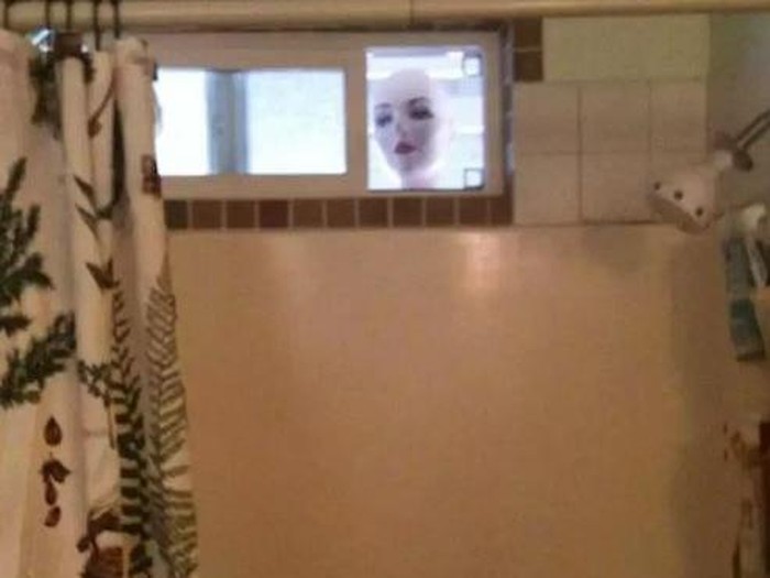 Kalau kamu lihat sesuatu yang mirip penampakan alias setan, coba cek lagi. Itu benar hantu atau cuma ilusi semata?