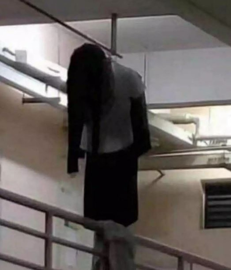 Kalau kamu lihat sesuatu yang mirip penampakan alias setan, coba cek lagi. Itu benar hantu atau cuma ilusi semata?