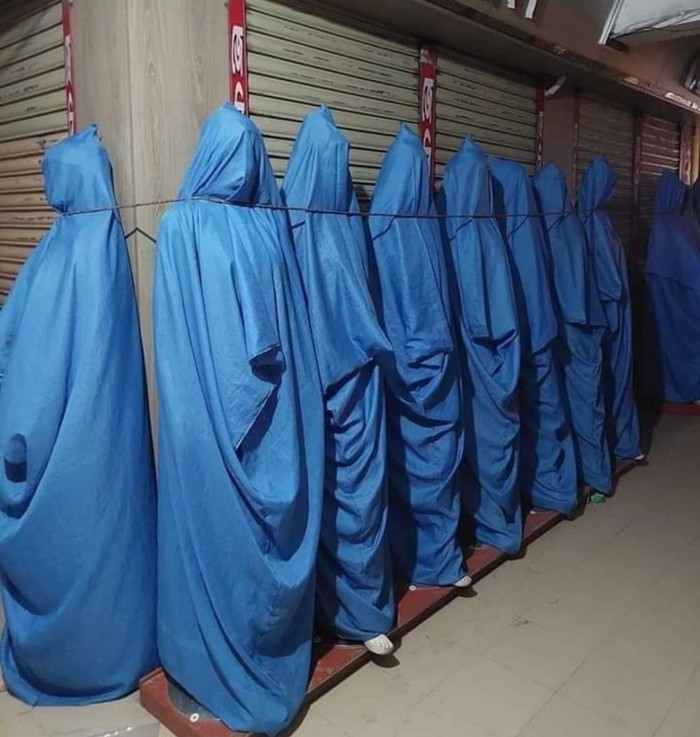 Kalau kamu lihat sesuatu yang mirip penampakan alias setan, coba cek lagi. Itu benar hantu atau cuma ilusi semata?