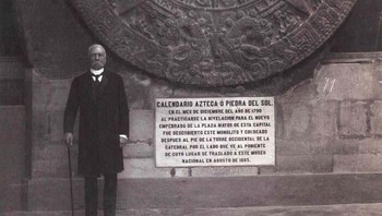 Porfirio Diaz Dan Batu Matahari Aztec, 1910 Foto: History Images via Boredpanda