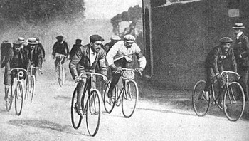 Tour De France Pertama, 1903 Foto: History Images via Boredpanda