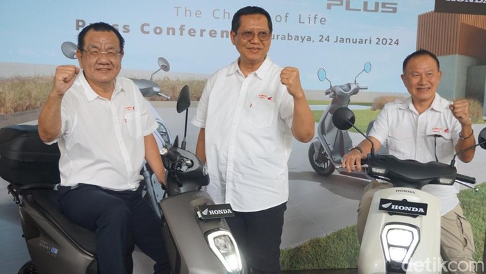 Honda launching motor listrik di Surabaya