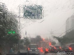 BMKG Prediksi Cuaca Ekstrem Landa Jatim Sepanjang Desember