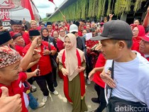 Tiba Di Bandar Udara Banyuwangi, Atikoh Istri Ganjar Disambut Tarian Jejer