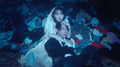 MV IU Love Wins All, diperankan IU dan V BTS.