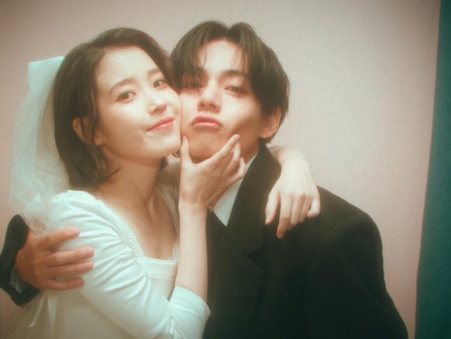 IU dan V BTS menjadi couple tragis di video klip Love Wins All