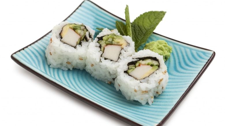 Jangan Lakukan 5 Hal Ini Saat Makan di Restoran Sushi