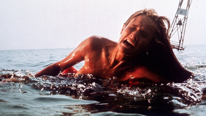 Jaws Cuplikan adegan Susan Becklinie dalam film Jaws (1975).