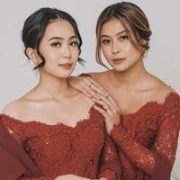 Jarang tersorot, Zahra rupanya baru menyelesaikan pendidikan kedokterannya. Penampilan Zahra dan Awkarin pun banjir pujian netizen. Foto: Instagram/@narinkovilda