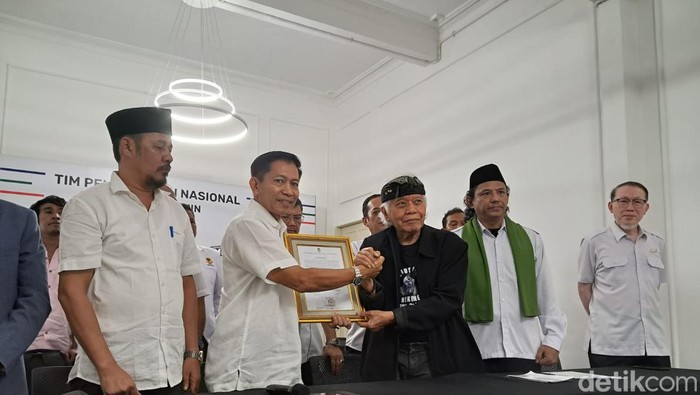 Ketua Umum Partai Berkarya Syamsu Djalal resmi mendukung pasangan calon presiden (Capres) nomor urut 1 Anies Baswedan-Muhaimin Iskandar (AMIN). (Arief/detikcom).