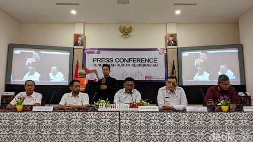 Konferensi pers pemalsuan izin tinggal WN Korea Selatan, Rabu (23/1/2024).