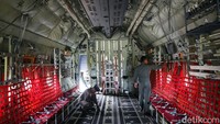 Pesawat ini juga memiliki kemampuan membawa beban maksimal hingga hampir 20.000 kilogram. Selain itu, C-130J ini dapat memuat 8 palet atau 97 tandu, 128 pasukan tempur, dan 92 pasukan terjun payung.  