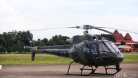 Berikutny adalah helikopter AS-550 Fennec. Ini adalah helikopter militer serang ringan serbaguna buatan Prancis.  