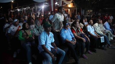 Momen TKN Gelar Nobar Piala Asia di Kertanegara