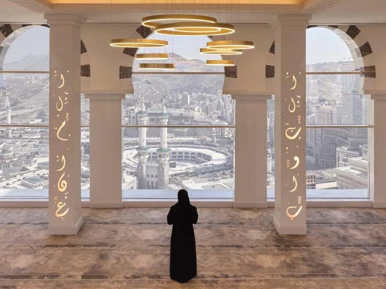 Intip Kemegahan Musala Gantung Tertinggi di Dunia dengan View Kabah
