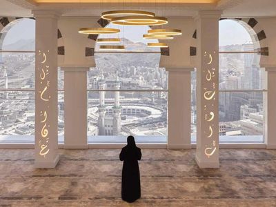 Intip Kemegahan Musala Gantung Tertinggi di Dunia dengan View Kabah