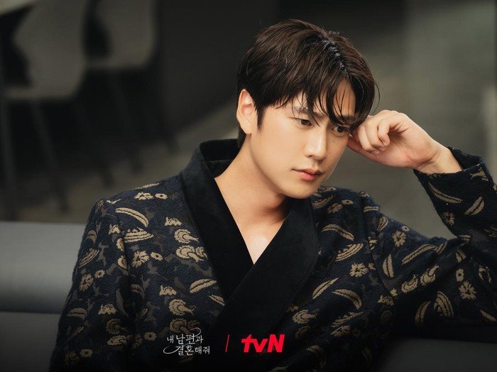 Na In Woo di Drama Korea Marry My Husband Na In Woo di Drama Korea Marry My Husband