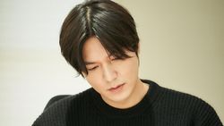 Potret Para Pemain Omniscient Readers Viewpoint: Lee Min Ho-Jisoo BLACKPINK Potret Para Pemain Omniscient Readers Viewpoint: Lee Min Ho-Jisoo BLACKPINK