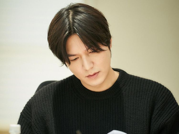 Potret Para Pemain Omniscient Readers Viewpoint: Lee Min Ho-Jisoo BLACKPINK