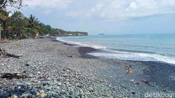 Kondisi Pantai Candidasa, Kapupaten Karangasem beberapa waktu yang lalu