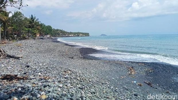 Kondisi Pantai Candidasa, Kapupaten Karangasem beberapa waktu yang lalu