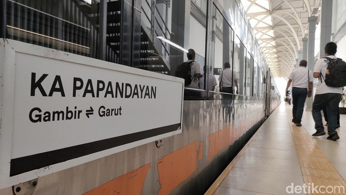 Peresmian KA Papandayan dan KA Pangandaran di Garut