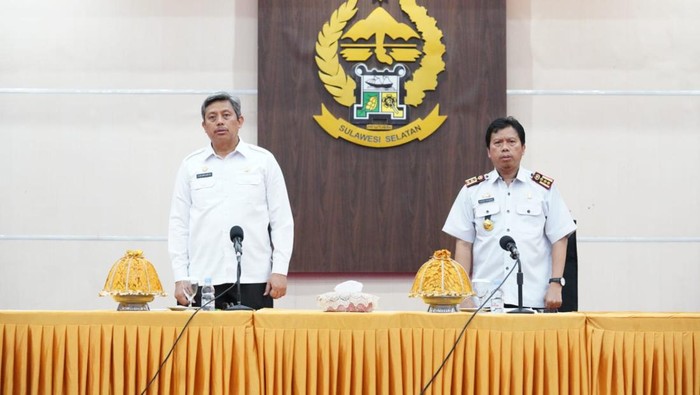 Pj Sekda Sulsel Muhammad Arsjad dan Kepala Dinkes Sulsel Muh Ishaq saat peluncuran program Getol Bertamasya. Pj Sekda Sulsel Muhammad Arsjad dan Kepala Dinkes Sulsel Muh Ishaq saat peluncuran program Getol Bertamasya.