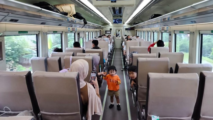 PT Kereta Api Indonesia (Persero) meluncurkan 3 KA baru yaitu KA Papandayan Ekspres relasi Garut-Gambir (PP), KA Pangandaran relasi Banjar-Gambir (PP), dan KA Malabar keberangkatan pagi hari relasi Bandung-Malang (PP) pada Rabu tanggal 24 Januari 2024.