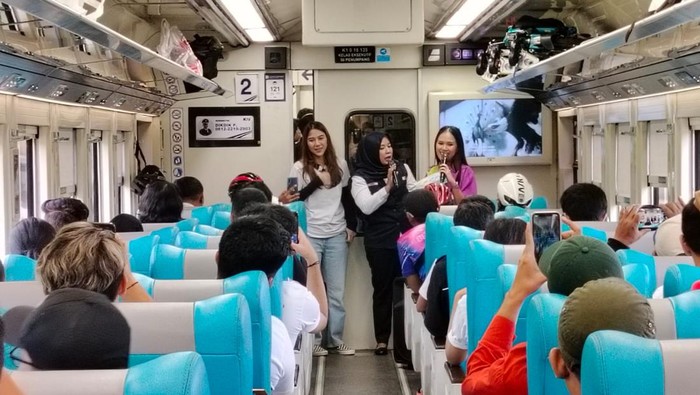 PT Kereta Api Indonesia (Persero) meluncurkan 3 KA baru yaitu KA Papandayan Ekspres relasi Garut-Gambir (PP), KA Pangandaran relasi Banjar-Gambir (PP), dan KA Malabar keberangkatan pagi hari relasi Bandung-Malang (PP) pada Rabu tanggal 24 Januari 2024. PT Kereta Api Indonesia (Persero) meluncurkan 3 KA baru yaitu KA Papandayan Ekspres relasi Garut-Gambir (PP), KA Pangandaran relasi Banjar-Gambir (PP), dan KA Malabar keberangkatan pagi hari relasi Bandung-Malang (PP) pada Rabu tanggal 24 Januari 2024.