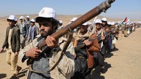 Pengamat militer dan politik Yaman, Mohammed Al-Kumaim mengatakan bahwa Houthi kemungkinan melihat kemarahan publik atas situasi di Gaza, sebagai peluang untuk meningkatkan populasi mereka dan merekrut anggota baru.  